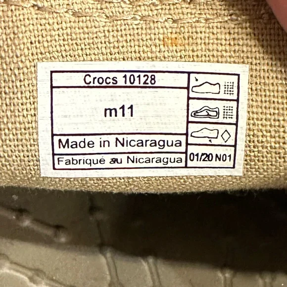 Crocs Santa Cruz Men’s size 11 practically brand new. - Picture 4 of 5